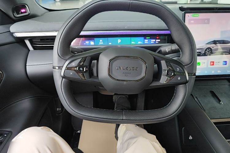Used Lynk & Co 10 EM-P 2025 Model 240 Four-Wheel Drive Ultra Steering Wheel