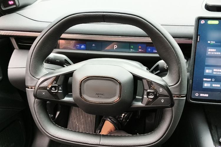 Used Lynk & Co 10 EM-P 2025 Model 120 Four-Wheel Drive Ultra Steering Wheel