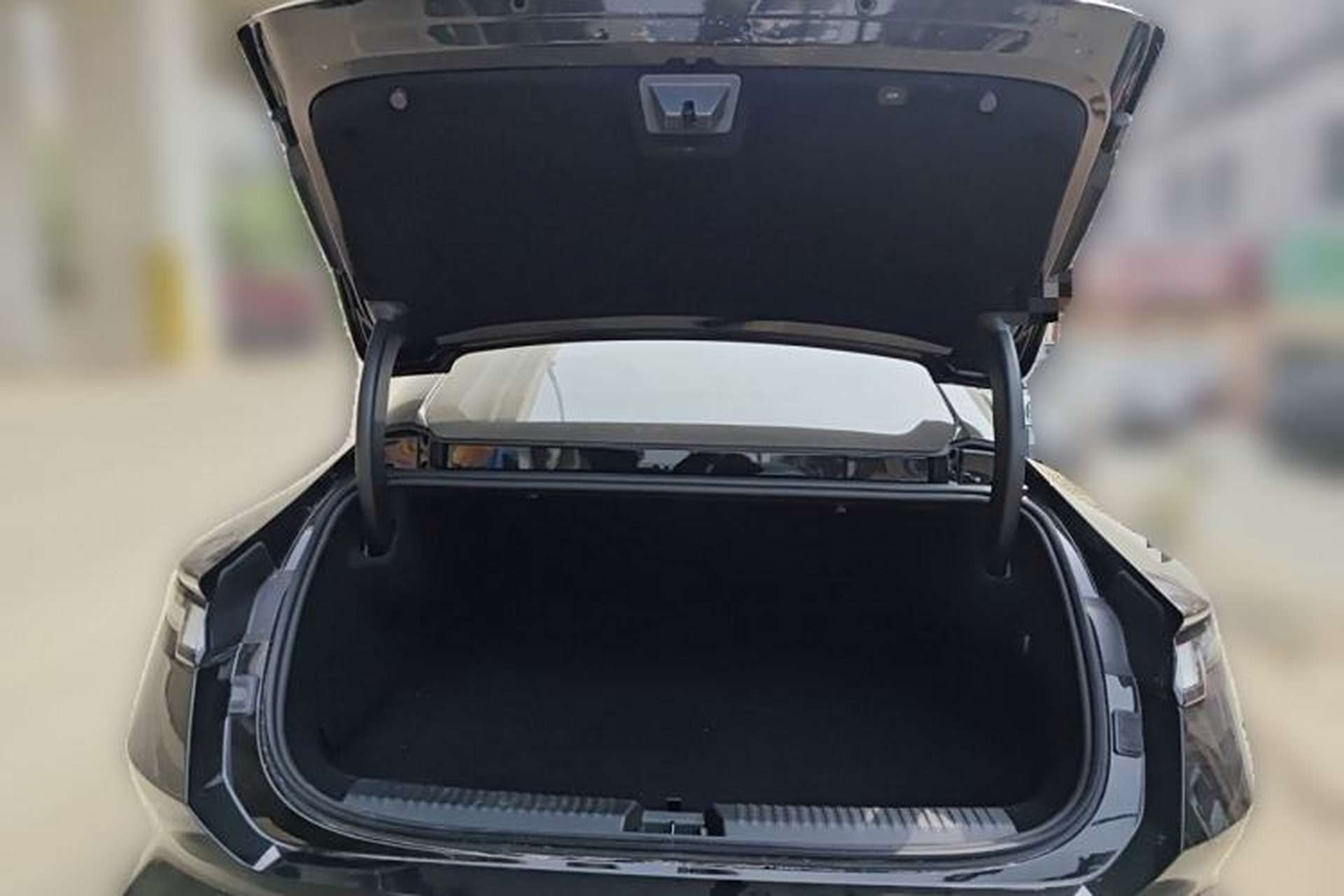 Used Lynk & Co 10 EM-P 2025 Model 240 Four-Wheel Drive Ultra Trunk
