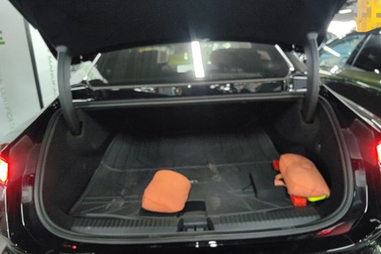 Used Lynk & Co 10 EM-P 2025 Model 240 Four-Wheel Drive Ultra Trunk