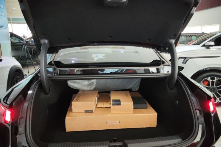 Used Lynk & Co 10 EM-P 2025 Model 120 Four-Wheel Drive Ultra Trunk