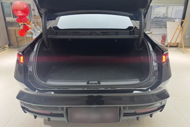 Used Lynk & Co 10 EM-P 2025 Model 120 Four-Wheel Drive Ultra Trunk