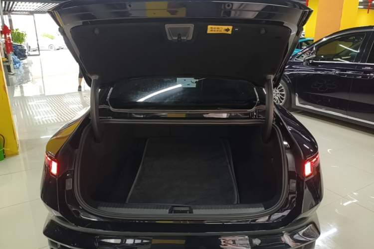 Used Lynk & Co 10 EM-P 2025 Model 120 Four-Wheel Drive Ultra Trunk