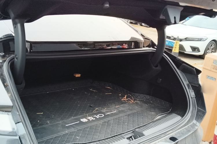Used Lynk & Co 10 EM-P 2025 Model 120 Four-Wheel Drive Ultra Trunk