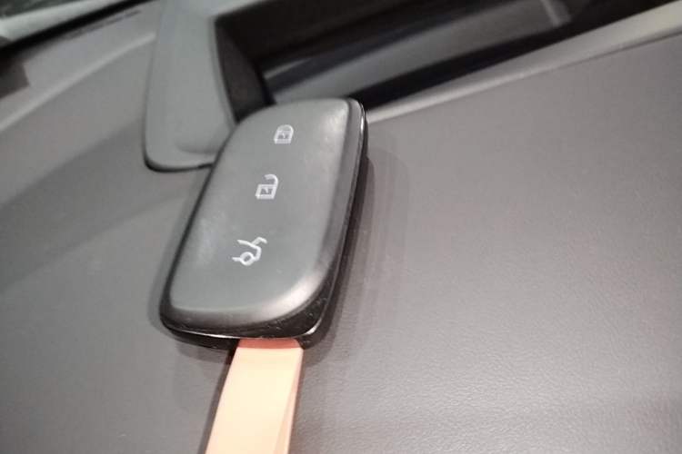 Used Lynk & Co 10 EM-P 2025 Facelifted Model 240 All-Wheel Drive Ultra Vehicle Key
