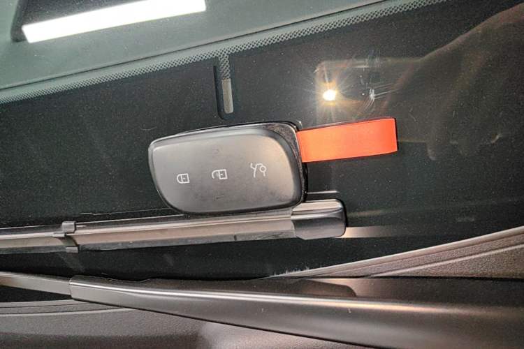 Used Lynk & Co 10 EM-P 2025 Model 240 Four-Wheel Drive Ultra Vehicle Key