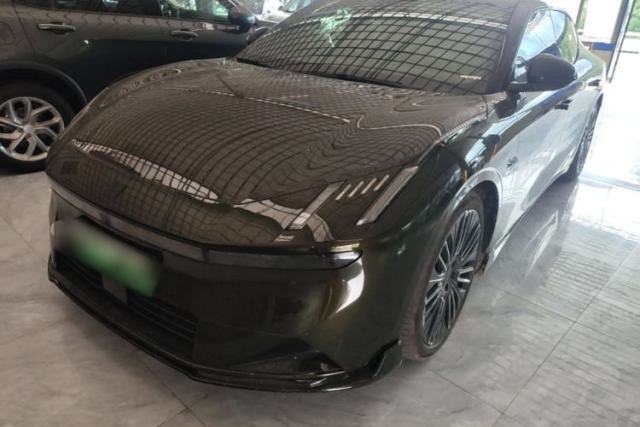 Ojetý Lynk & Co 10 EM-P 2025 Model 240 All-Wheel Drive Ultra—Sport Edition