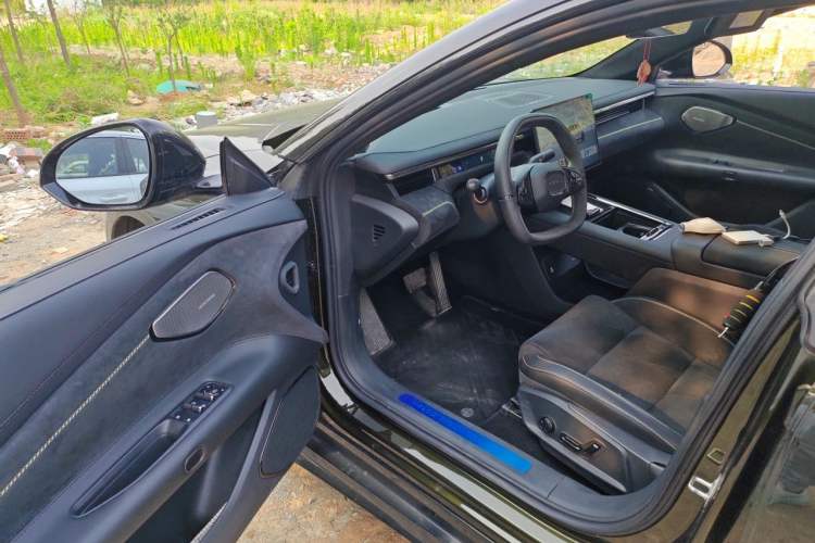 Used Lynk & Co 10 EM-P 2025 Facelifted Model 240 All-Wheel Drive Ultra—Sport Edition Driver Seat
