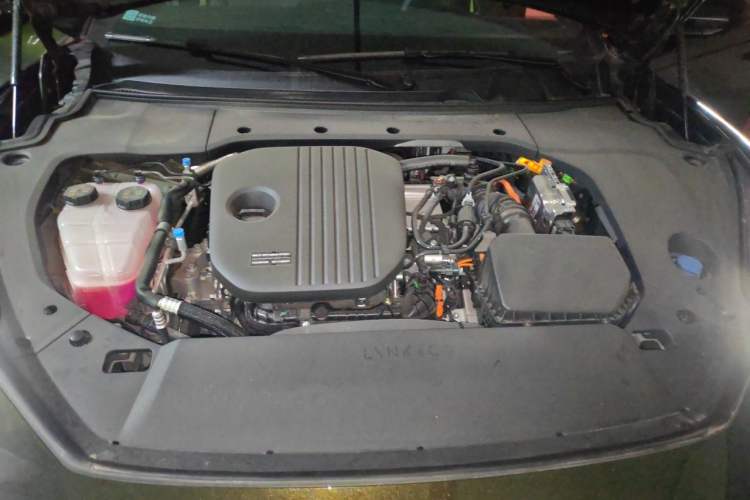 Used Lynk & Co 10 EM-P 2025 Facelifted Model 240 All-Wheel Drive Ultra—Sport Edition Engine Bay