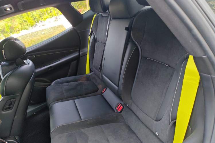 Used Lynk & Co 10 EM-P 2025 Facelifted Model 240 All-Wheel Drive Ultra—Sport Edition Left Rear Seat