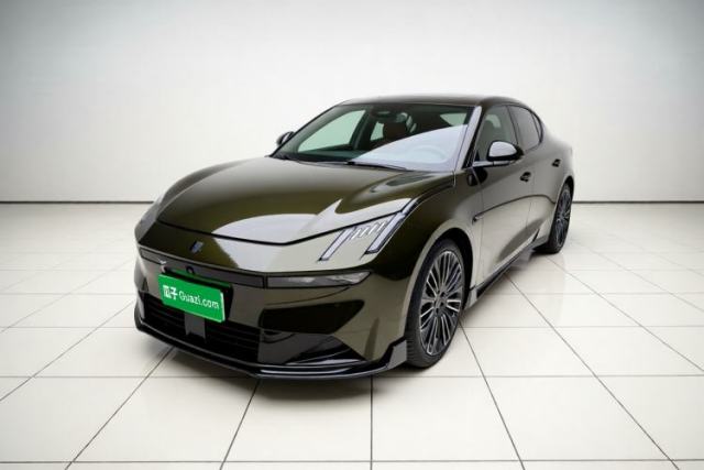 Used Lynk & Co 10 EM-P 2025 Model 240 All-Wheel Drive Ultra—Sport Edition