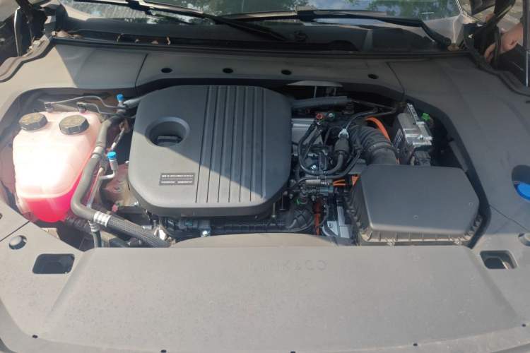 Used Lynk & Co 10 EM-P 2025 Model 240 All-Wheel Drive Ultra—Sport Edition Engine Bay