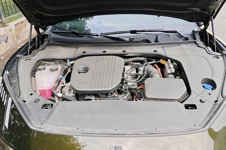 Used Lynk & Co 10 EM-P 2025 Model 240 All-Wheel Drive Ultra—Sport Edition Engine Bay