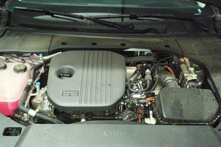 Used Lynk & Co 10 EM-P 2025 Model 240 Four-Wheel Drive Ultra Engine Bay