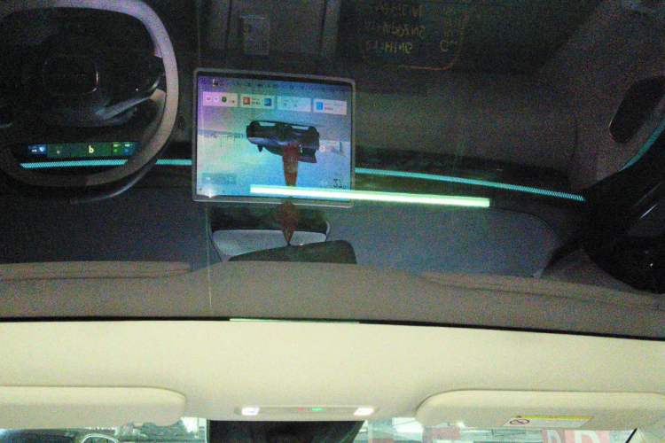 Used Lynk & Co 10 EM-P 2025 Model 240 Four-Wheel Drive Ultra Headliner