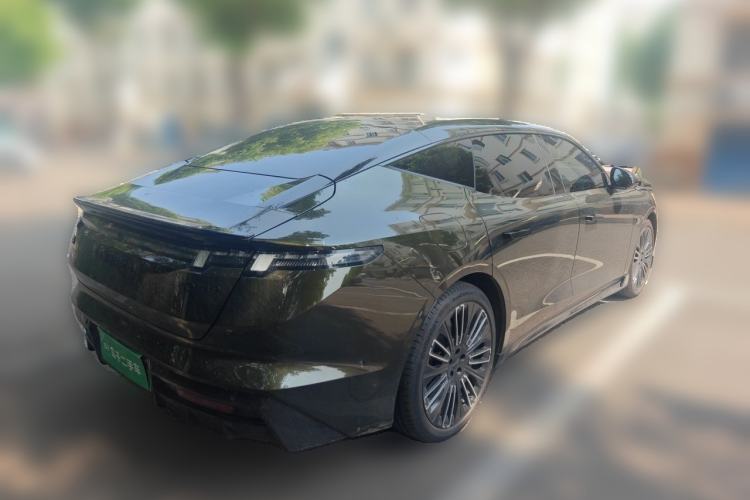 Used Lynk & Co 10 EM-P 2025 Model 240 All-Wheel Drive Ultra—Sport Edition Rear Right 45 Deg