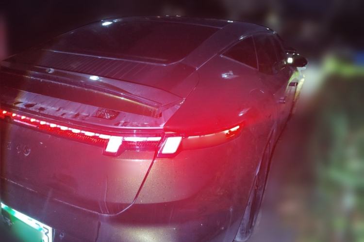 Used Lynk & Co 10 EM-P 2025 Model 240 All-Wheel Drive Ultra—Sport Edition Rear Right 45 Deg