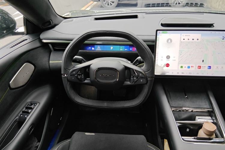Used Lynk & Co 10 EM-P 2025 Model 240 All-Wheel Drive Ultra—Sport Edition Steering Wheel