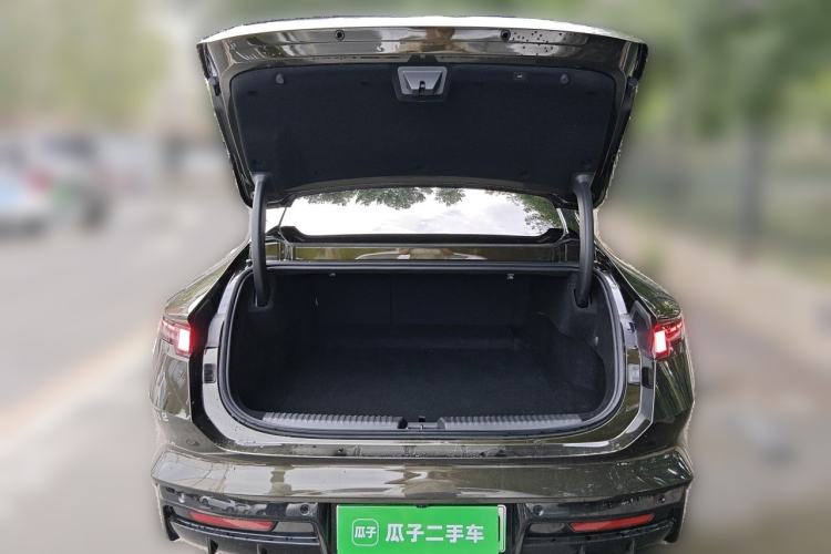 Used Lynk & Co 10 EM-P 2025 Model 240 All-Wheel Drive Ultra—Sport Edition Trunk