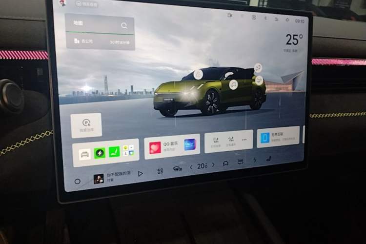 Used Lynk & Co 10 EM-P 2025 Model 240 All-Wheel Drive Ultra—Sport Edition Audio And AC Panel