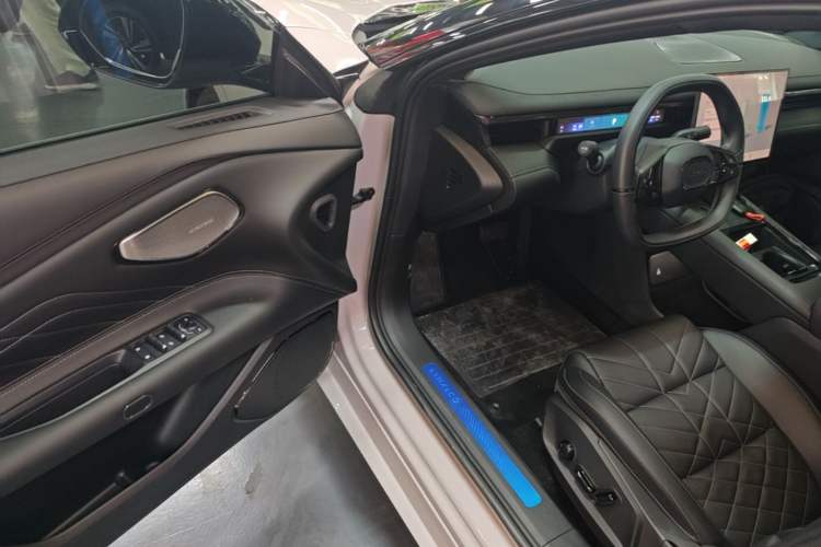 Used Lynk & Co 10 EM-P 2025 Model 120 Four-Wheel Drive Ultra Driver Seat