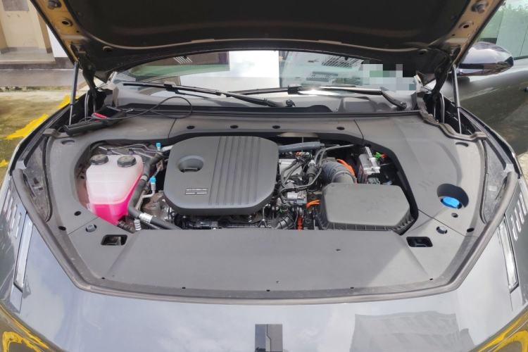 Used Lynk & Co 10 EM-P 2025 Model 240 Four-Wheel Drive Ultra Engine Bay