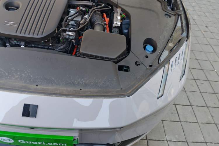 Used Lynk & Co 10 EM-P 2025 Model 240 Four-Wheel Drive Ultra Engine Bay Left