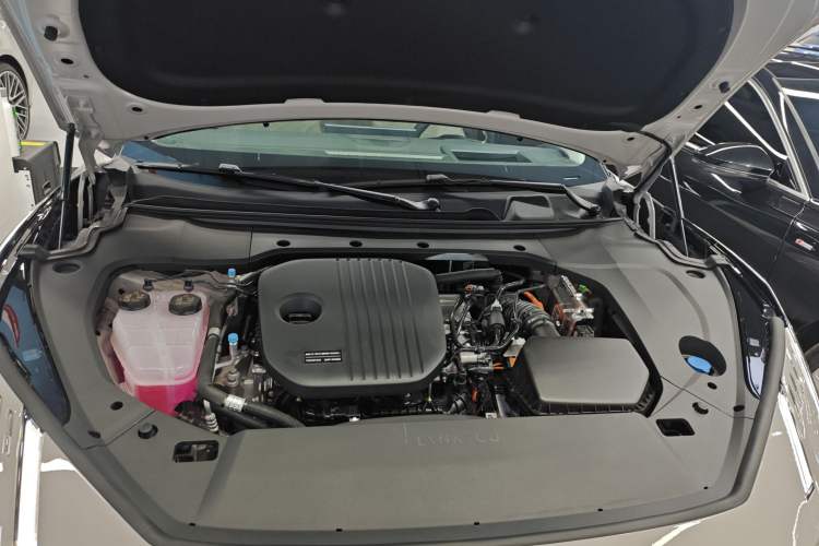 Used Lynk & Co 10 EM-P 2025 Facelifted Model 240 All-Wheel Drive Ultra—Sport Edition Engine Bay
