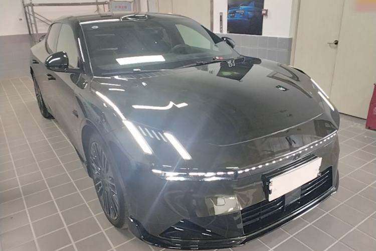 Used Lynk & Co 10 EM-P 2025 Model 240 All-Wheel Drive Ultra—Sport Edition Front Right 45 Deg