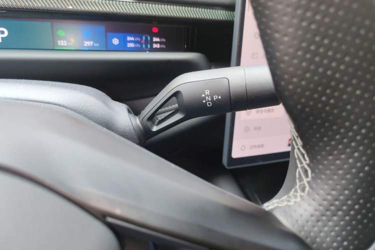 Used Lynk & Co 10 EM-P 2025 Model 240 Four-Wheel Drive Ultra Gear Lever