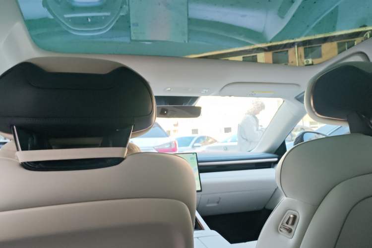 Used Lynk & Co 10 EM-P 2025 Model 240 Four-Wheel Drive Ultra Headliner