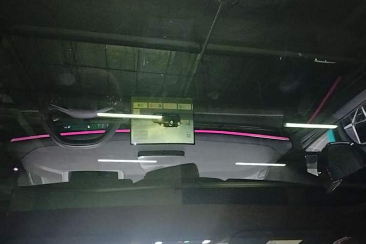 Used Lynk & Co 10 EM-P 2025 Model 240 All-Wheel Drive Ultra—Sport Edition Headliner