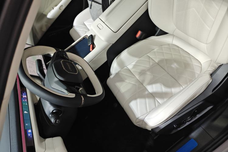 Used Lynk & Co 10 EM-P 2025 Facelifted Model 240 All-Wheel Drive Ultra—Sport Edition Left Front Seat