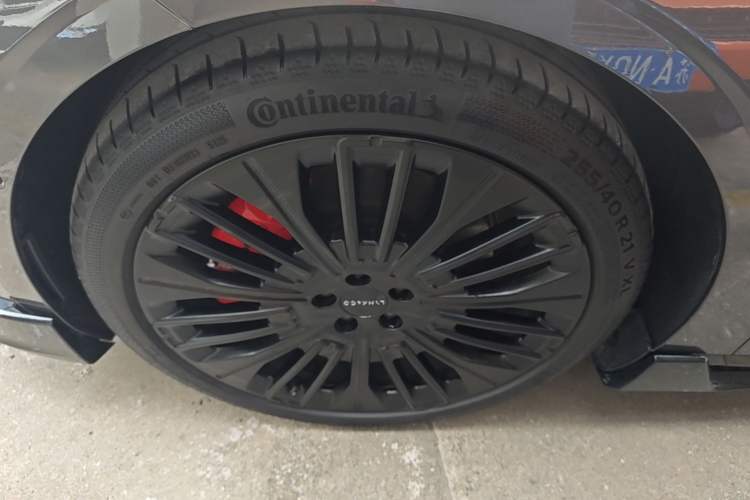 Used Lynk & Co 10 EM-P 2025 Facelifted Model 240 All-Wheel Drive Ultra Left Front Wheel Hub