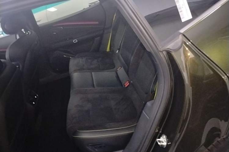 Used Lynk & Co 10 EM-P 2025 Model 240 All-Wheel Drive Ultra—Sport Edition Left Rear Seat