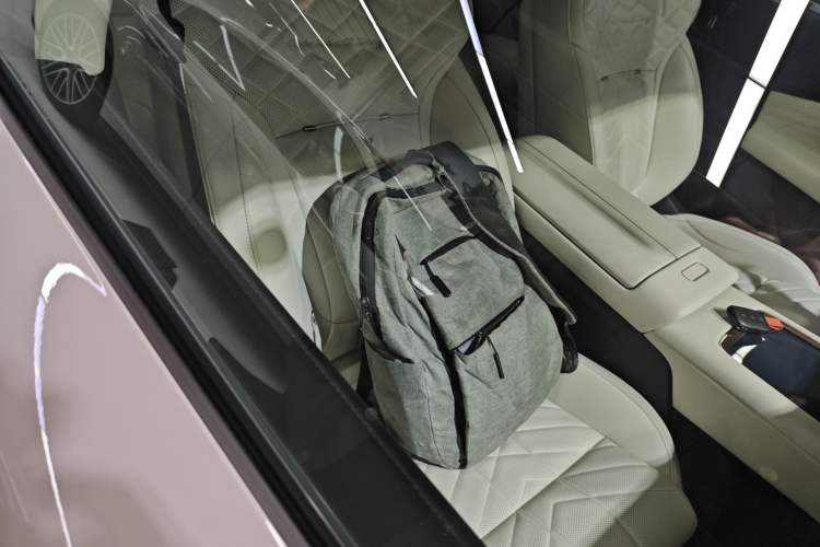Used Lynk & Co 10 EM-P 2025 Facelifted Model 240 All-Wheel Drive Ultra—Sport Edition Right Front Seat