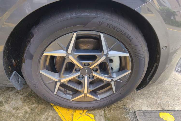 Used Lynk & Co 10 EM-P 2025 Model 240 Four-Wheel Drive Ultra Right Front Wheel Hub