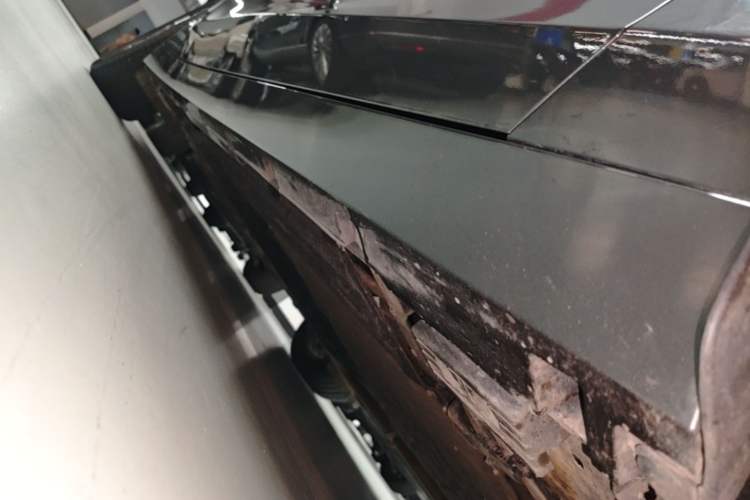 Used Lynk & Co 10 EM-P 2025 Model 120 Four-Wheel Drive Ultra Right Side Sill