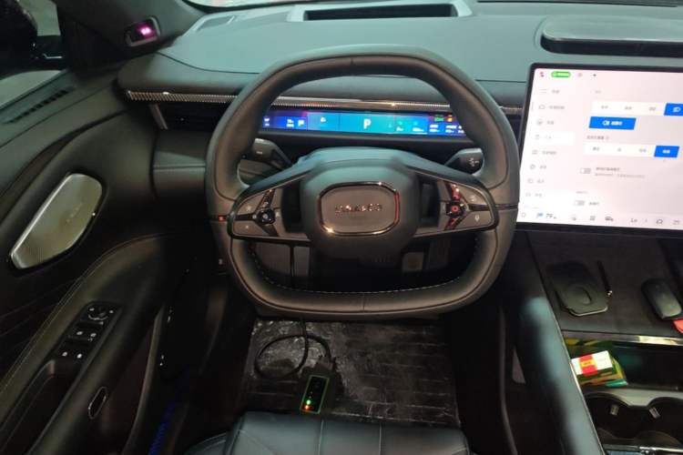 Used Lynk & Co 10 EM-P 2025 Model 120 Four-Wheel Drive Ultra Steering Wheel