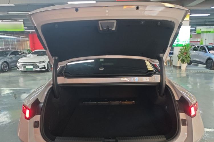 Used Lynk & Co 10 EM-P 2025 Model 120 Four-Wheel Drive Ultra Trunk