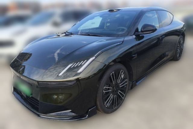 Used Lynk & Co 10 EM-P 2025 Model 240 All-Wheel Drive Ultra—Sport Edition