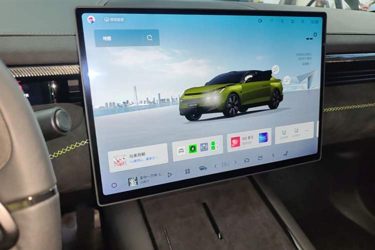 Used Lynk & Co 10 EM-P 2025 Model 240 All-Wheel Drive Ultra—Sport Edition Audio And AC Panel