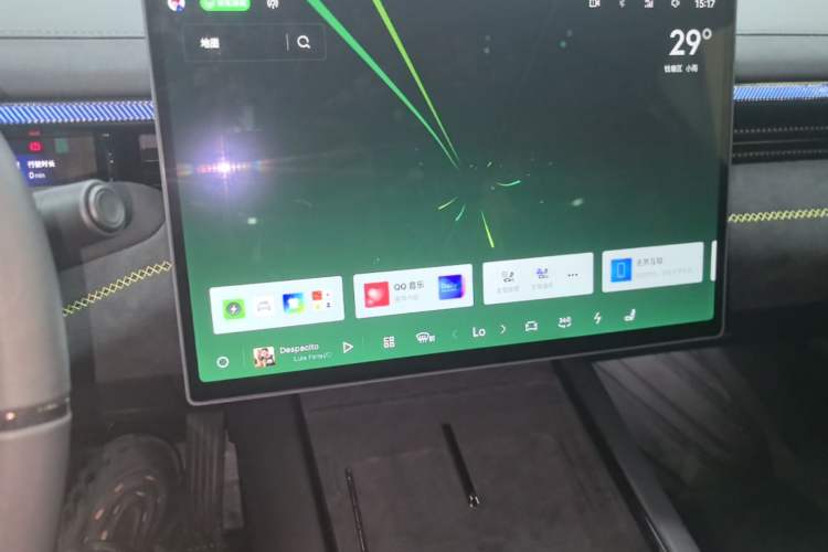 Used Lynk & Co 10 EM-P 2025 Model 240 All-Wheel Drive Ultra—Sport Edition Audio And AC Panel