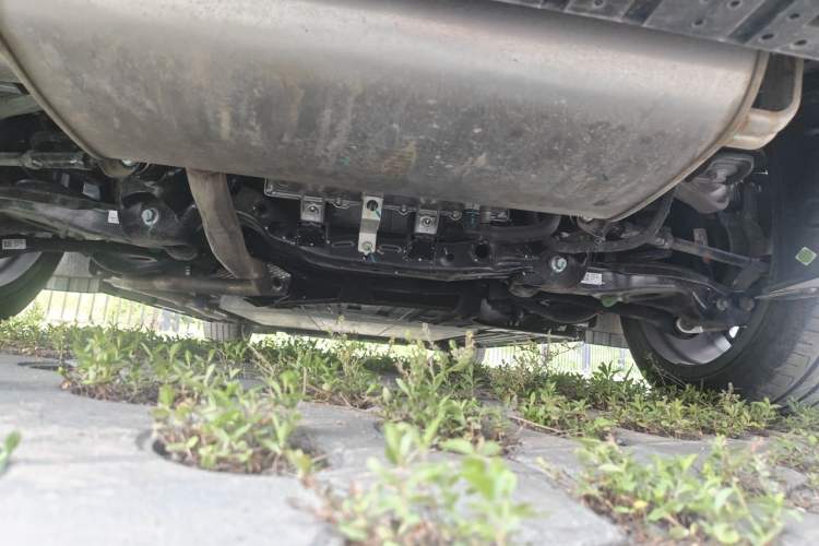 Used Lynk & Co 10 EM-P 2025 Model 240 All-Wheel Drive Ultra—Sport Edition Chassis Rear