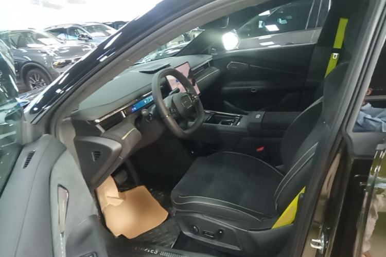 Used Lynk & Co 10 EM-P 2025 Model 240 All-Wheel Drive Ultra—Sport Edition Driver Seat