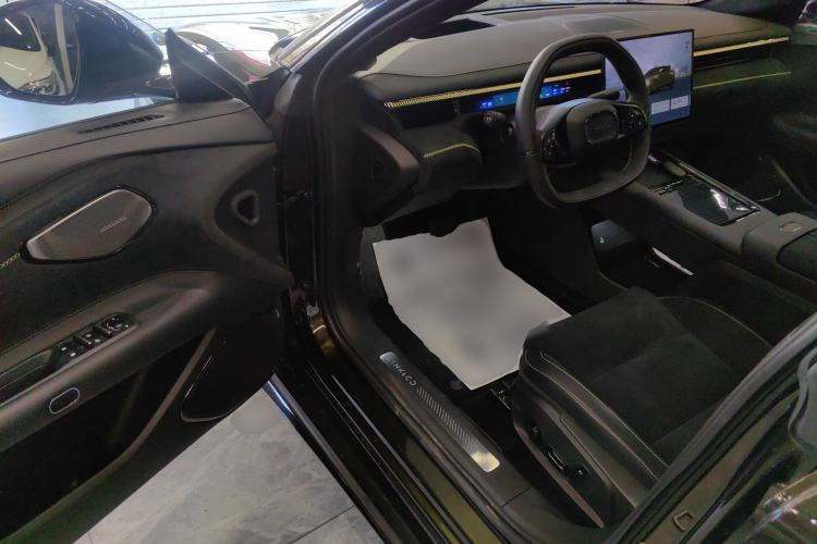 Used Lynk & Co 10 EM-P 2025 Model 240 All-Wheel Drive Ultra—Sport Edition Driver Seat