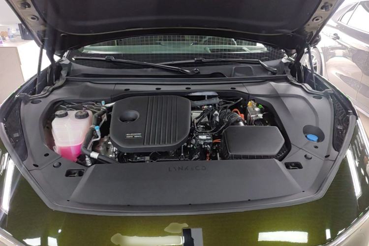 Used Lynk & Co 10 EM-P 2025 Model 240 All-Wheel Drive Ultra—Sport Edition Engine Bay