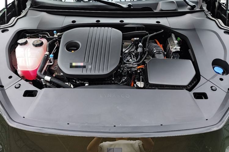 Used Lynk & Co 10 EM-P 2025 Model 240 All-Wheel Drive Ultra—Sport Edition Engine Bay