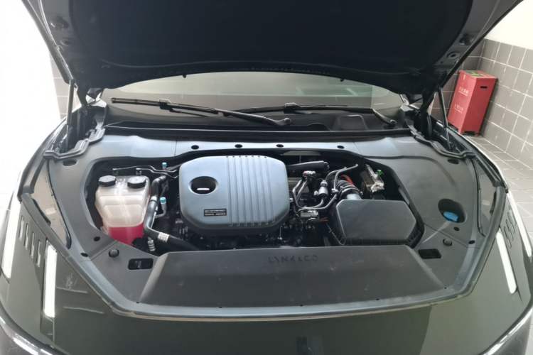 Used Lynk & Co 10 EM-P 2025 Model 240 All-Wheel Drive Ultra—Sport Edition Engine Bay