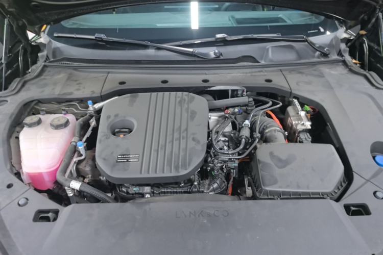 Used Lynk & Co 10 EM-P 2025 Model 240 All-Wheel Drive Ultra—Sport Edition Engine Bay